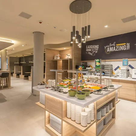 Hampton By Hilton Frankfurt Airport-3