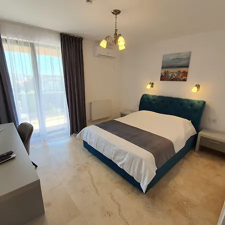 Roca Del Mar-2