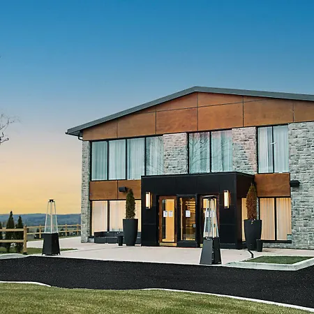 Mount Alverno Luxury Resorts-2