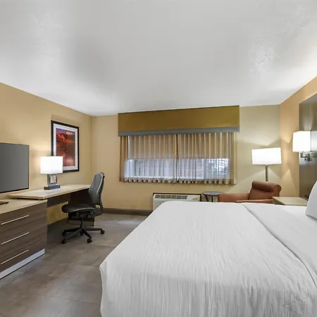 Best Western Plus Canyonlands Inn-3