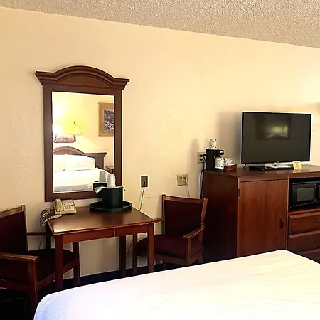Lone Tree Inn-3