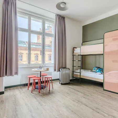 Meininger Hotel Berlin Mitte-3