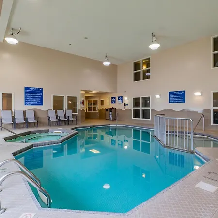 Days Inn & Suites By Wyndham Brandon-2