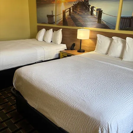 Days Inn By Wyndham Park City Kansas-3