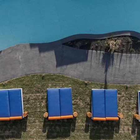 Cresanto Luxury Suites-3