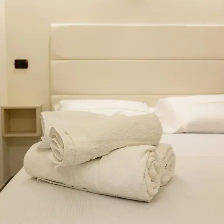 Hotel Twins-2