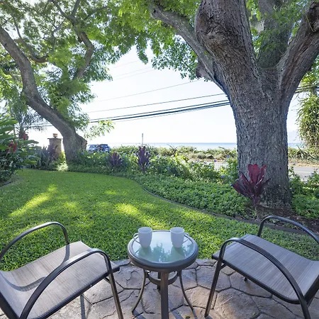 Maui Beach House B & B-3