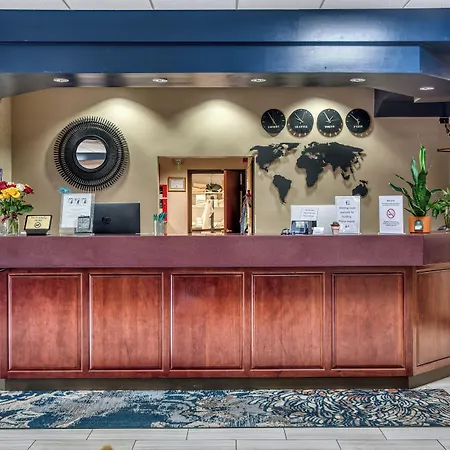 Evergreen Inn & Suites-2