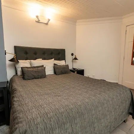 De Blasis Budget Rooms-2