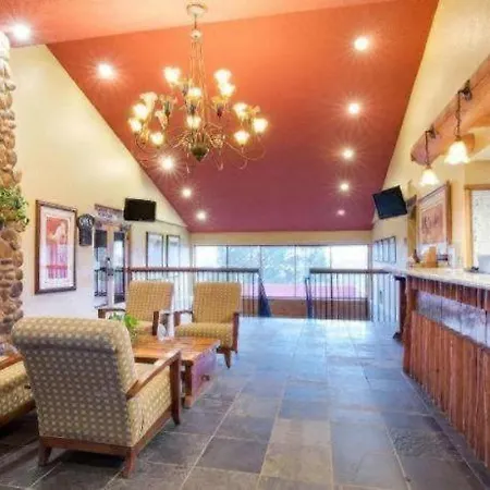 Ramada By Wyndham Monument-2