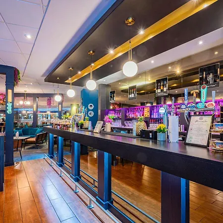 Novotel London West-2