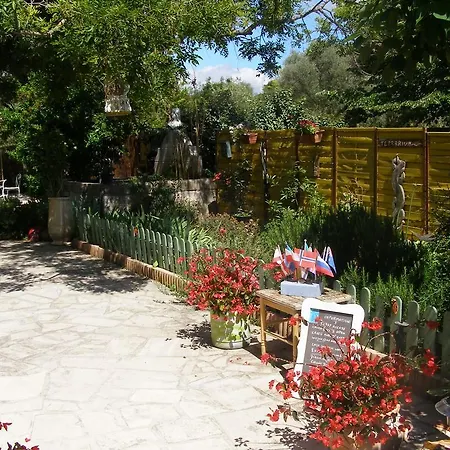 B&B Le Clos des Cigales-2