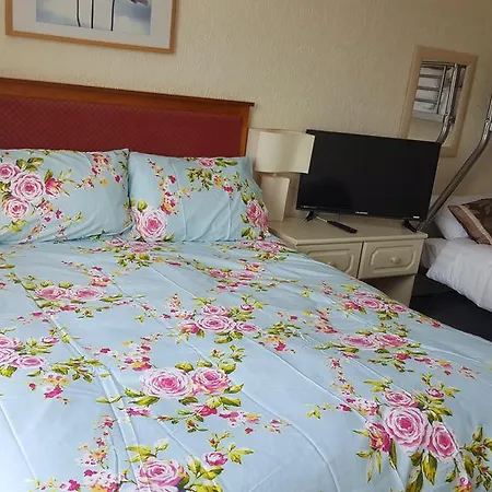 Hotel Famille - Famille Holiday Group-3