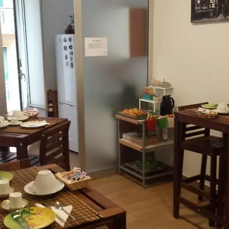 Bed & Breakfast Travellers-2