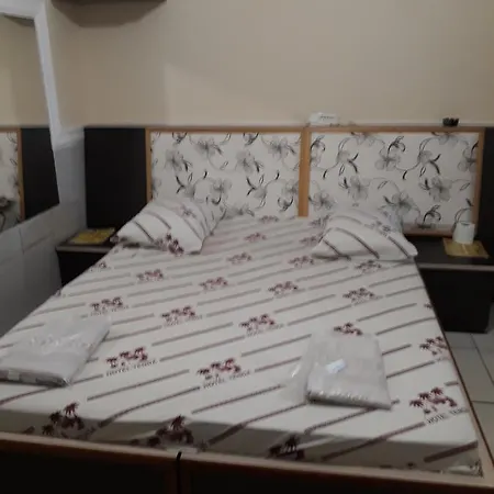 Hotel Tenda 1-3
