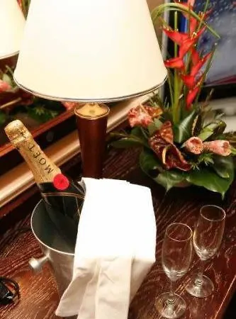 Paramount Hotel-2