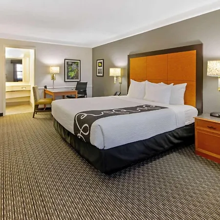 La Quinta Inn By Wyndham Santa Fe-3
