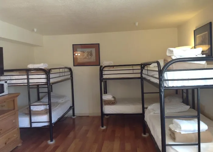 Whitney Portal Hotel And Hostel