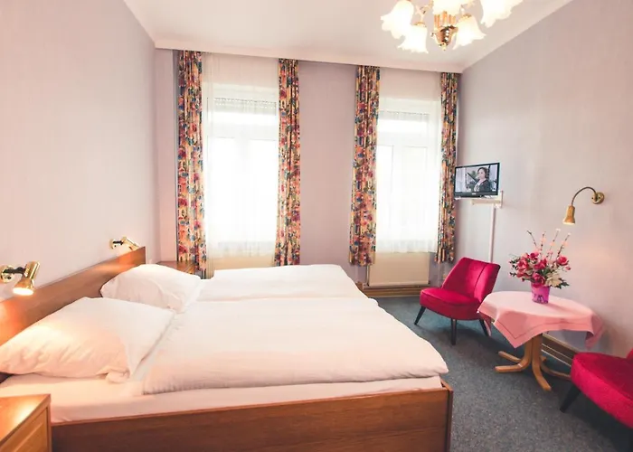 Rheinhotel Starkenburger Hof
