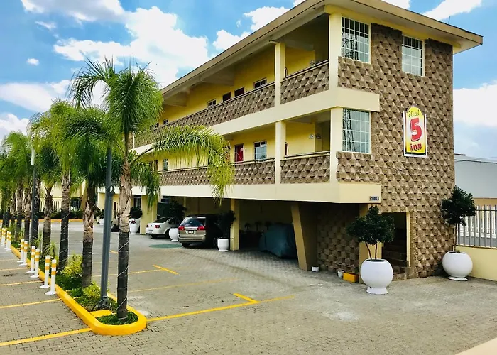 Hotel 5 Inn