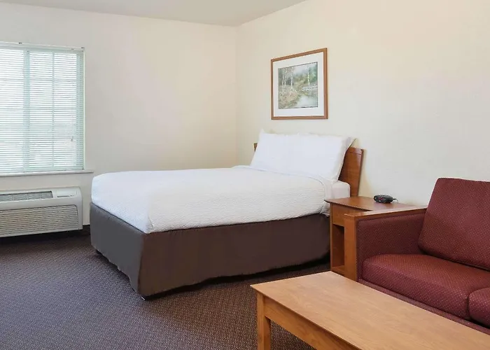 Woodspring Suites Tyler Rose Garden