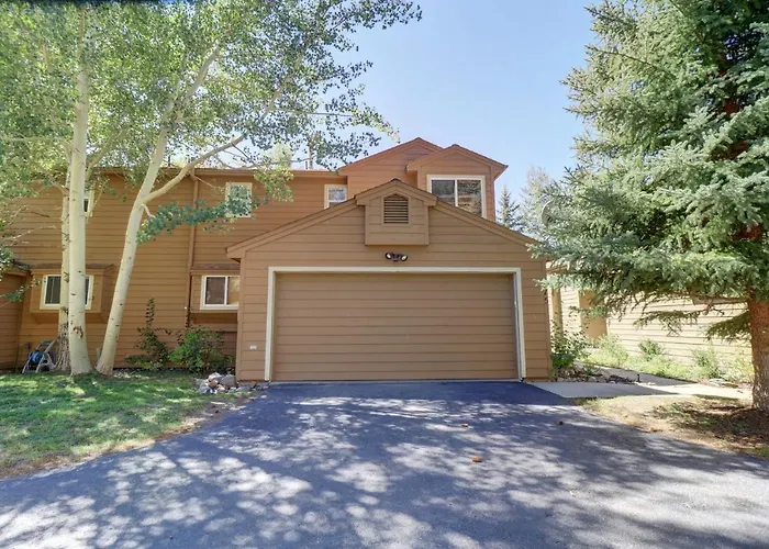 75 Corinthian 3Br 3Ba Spacious Layout, Private Garage