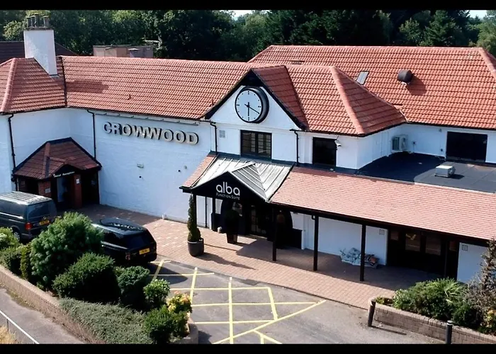 Crowwood Hotel And Alba Restaurant