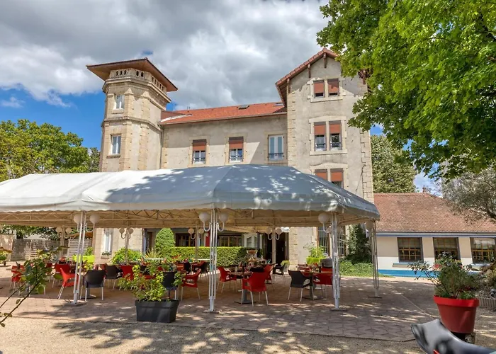 Logis Hotel La Commanderie De Champarey