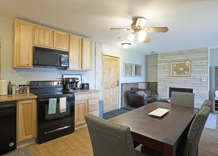 Ridgecrest 202 Condo