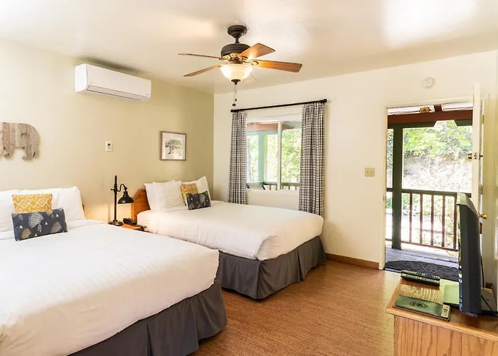 Buckeye Tree Lodge