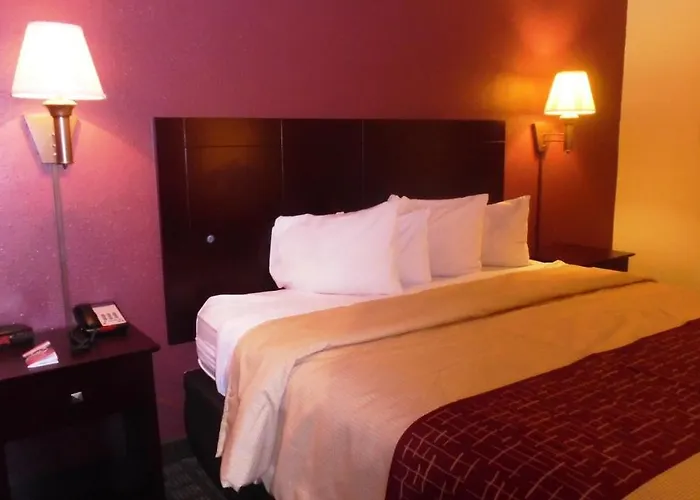 Red Roof Inn & Suites Oklahoma City Southwest