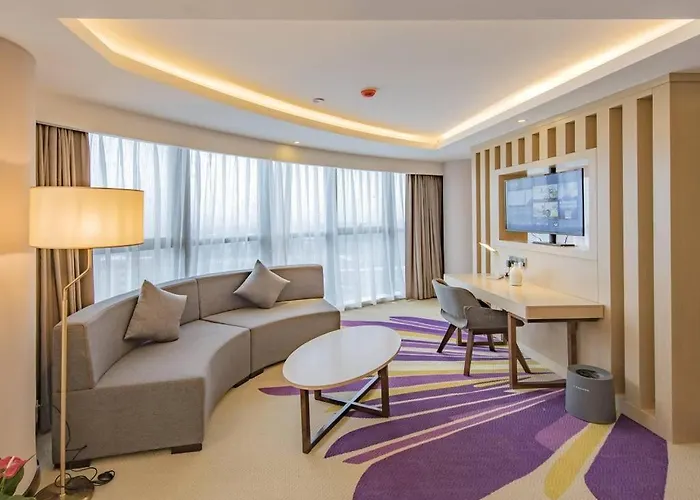 Lavande Hotel Nanchang Shuanggang Metro Station Caida University