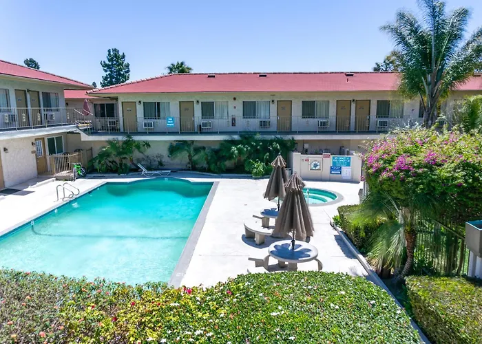 California Suites Hotel