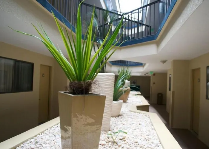 Brighton Suites Hotel