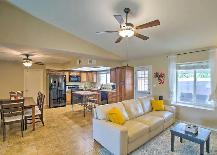Near Golf & Entertainment! Gilbert Family Getaway
