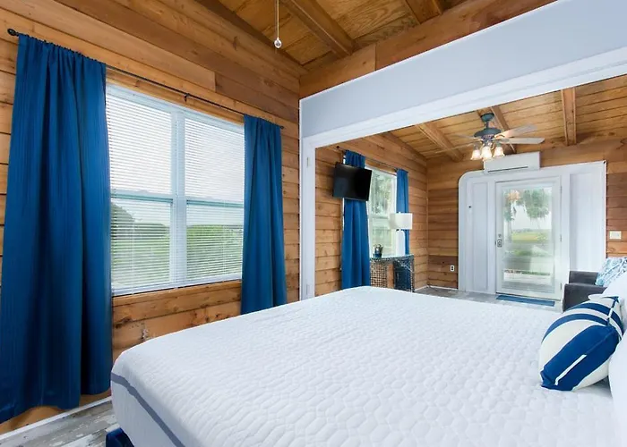 Darien Dockside Inn