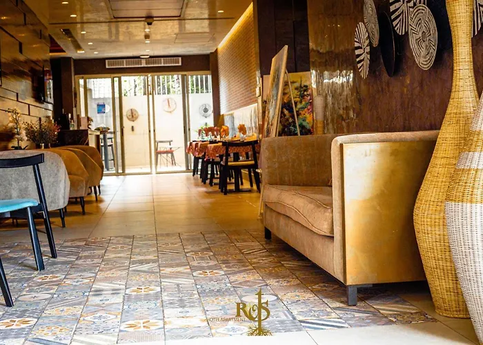 Roots Hotel Apartments Abidjan