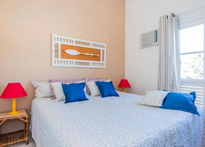 BHaus Juqueí - Beach House com 2 quartos - Cama King - Quintal com Churrasqueira Privativa - Piscina no Condomínio - 2 vagas - Condomínio com 8 casas - 600m da Praia - Ar condicionado split nos quartos e sala - Não possui roupa de cama e banho