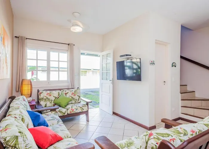 BHaus Juqueí - Beach House com 2 quartos - Cama King - Quintal com Churrasqueira Privativa - Piscina no Condomínio - 2 vagas - Condomínio com 8 casas - 600m da Praia - Ar condicionado split nos quartos e sala - Não possui roupa de cama e banho