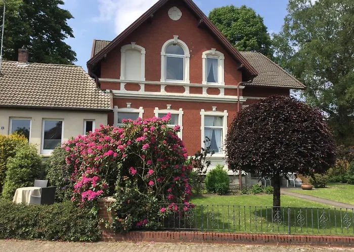 Ferienhaus Us lütt Hus und das Zimmer Linde im Haupthaus