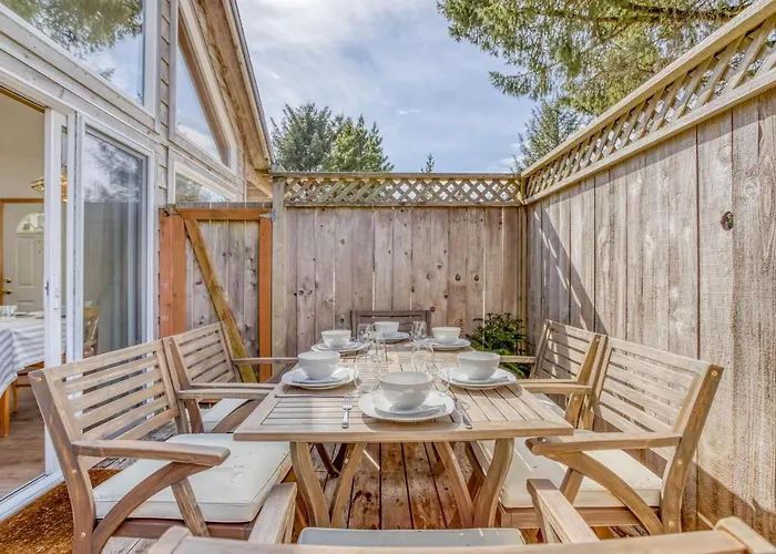 Puffin Hollow - Meredith Lodging