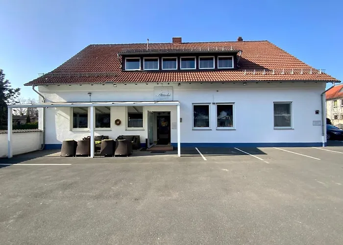 Hotel Attache