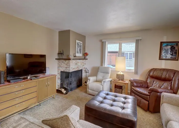 Cc19 Chateau Claire Condo