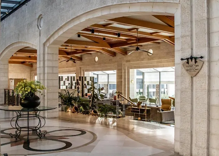 Golden Crown Hotel