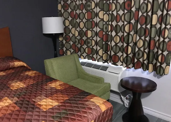Budget Inn & Suites