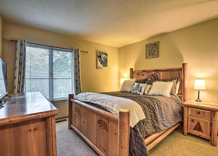 Hot Tub Access: Mammoth Lakes Nature Escape!