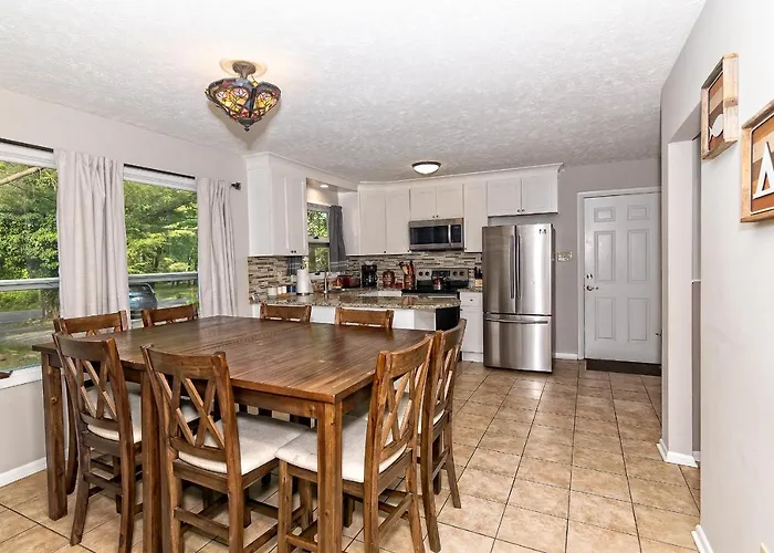 Camelback Rd Rancher- On One Acre & Near Attractions