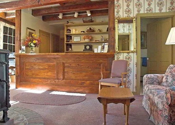 Ludlow Colonial Motel