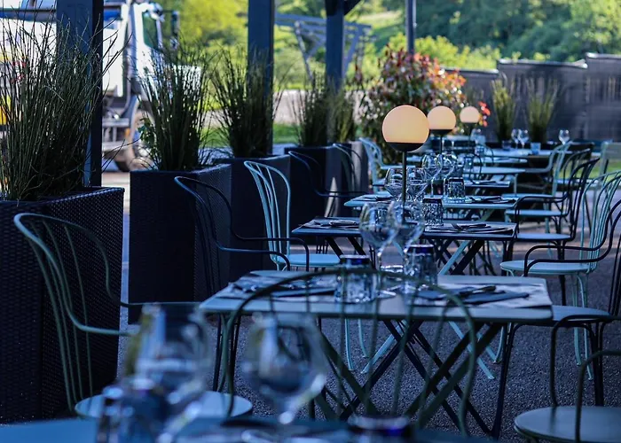 Hotel Logis Restaurant La Fontaine