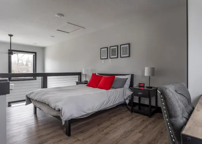 Center City Lofts 508 Unit 2 Close To Downtown And The Tart Trail